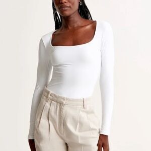 NWT seamless long sleeve square neck top Size large